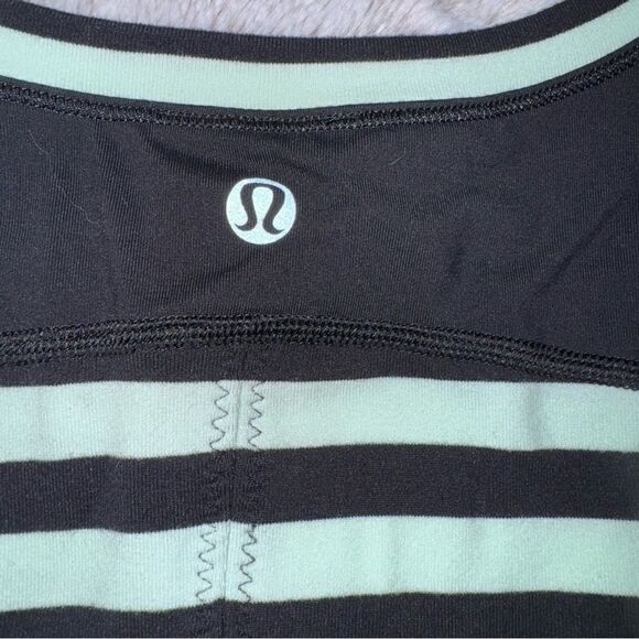 Lululemon size 8 Longsleeve Active Shirt excellent condition. - Picture 9 of 13